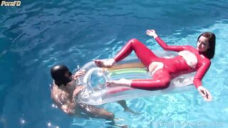 TheEnglishMansion - clinic - Pool Ride