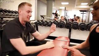 Girl defeats man in arm wrestling