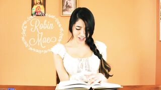 Robin Mae - Story Time