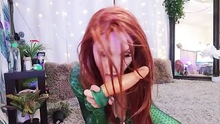 Lara Loxley - Queen Mera Squirts with the Aquamoan