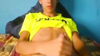 Latino Twink Shows Off When Jerking