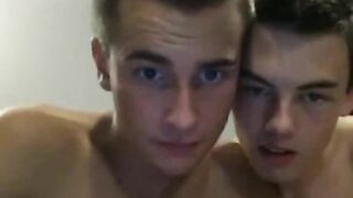 Two cocky twinks in love and naked on cam