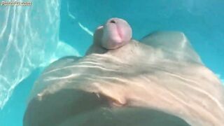 Hands free cumshot swimming pool