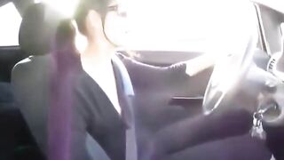 Female Uber Driver Gives Her Passenger A Handjob 2