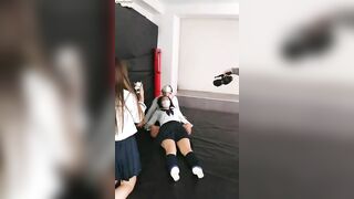 girl gets choked out