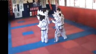 TAEKWONDO GIRLS FOOT TO FACE